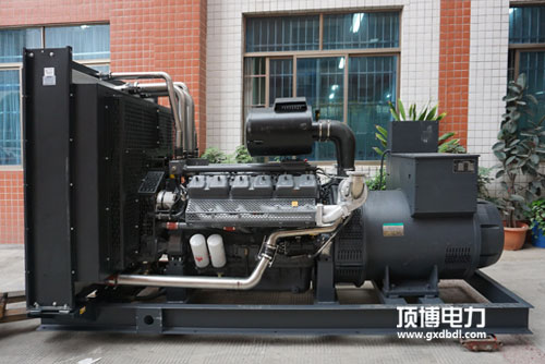 800KW無(wú)動(dòng)柴油發(fā)電機(jī)組選配科浦發(fā)電機(jī)深?？刂破骷夹g(shù)參數(shù)