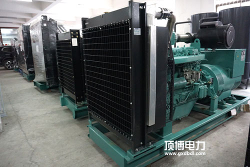 玉柴500千瓦柴油發(fā)電機多少錢？500千瓦發(fā)電機組參數(shù)