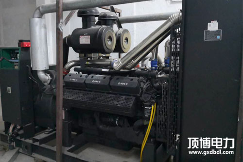 構(gòu)造是造成水冷柴油發(fā)電機組油底殼進(jìn)水的原因之一