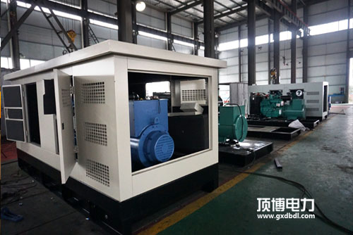 柴油50kw發(fā)電機(jī)組意想不到并機(jī)4大好處，除了省油，更能集中調(diào)度！