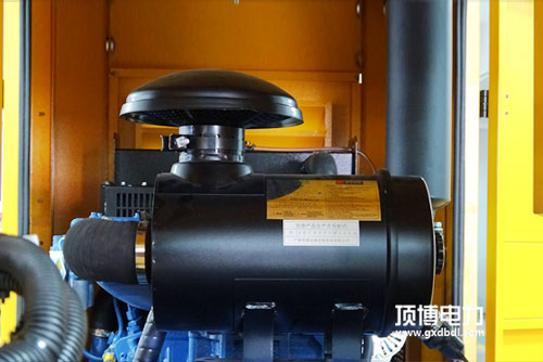 冷凍液中滲入機(jī)油，對(duì)發(fā)動(dòng)機(jī)汽缸有什么樣影響？