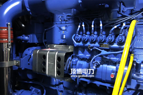 發(fā)動機(jī)